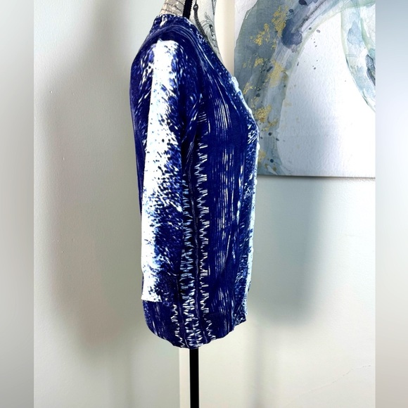Joseph A. Cardigan Button Down Sweater mesmerizing blue and white pattern size M - Picture 3 of 9